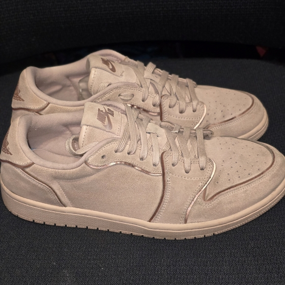 Nike Other - Nike Athletic Shoes in Beige and Brown